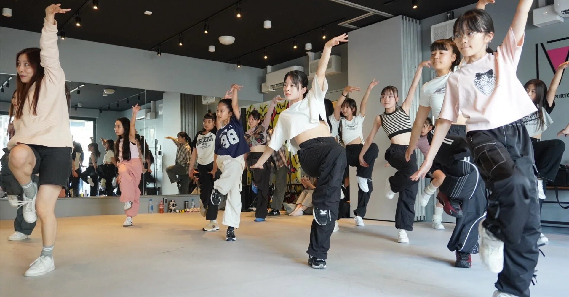 静岡】K-POPダンスワークショップ｜Dance it Up × アイブル静岡の少