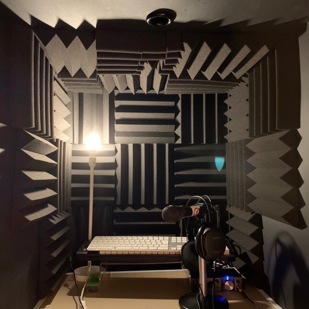 だんぼっち【吸音材、照明、椅子、説明書等付き】