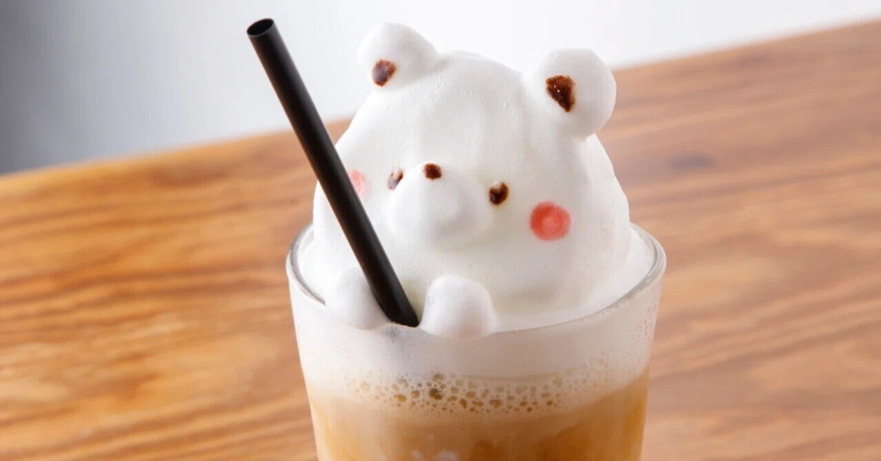 ストローをモチーフに取り入れた、アニマルラテ。丸みをおびた立体