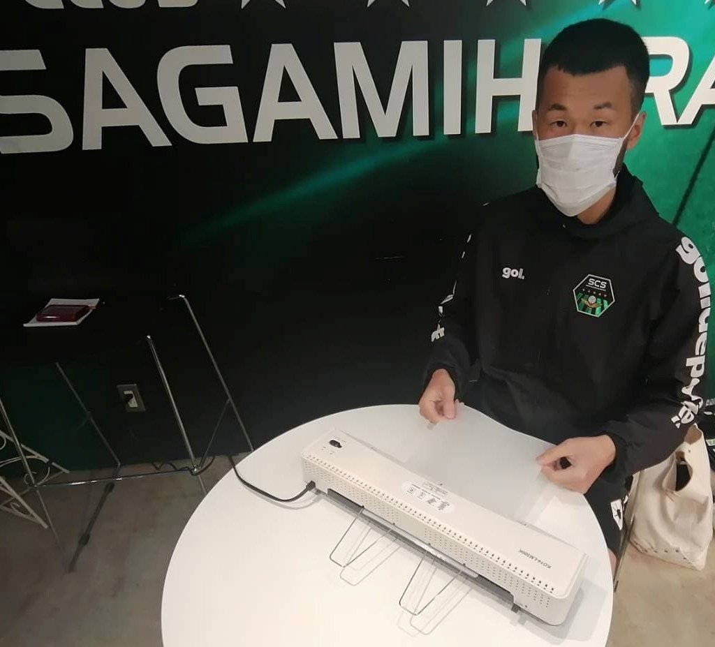 チームカラーに合わせたフェイスシールドを届ける活動 だんちょ コロナ禍にjリーグができる社会支援を考えるサポーター Note