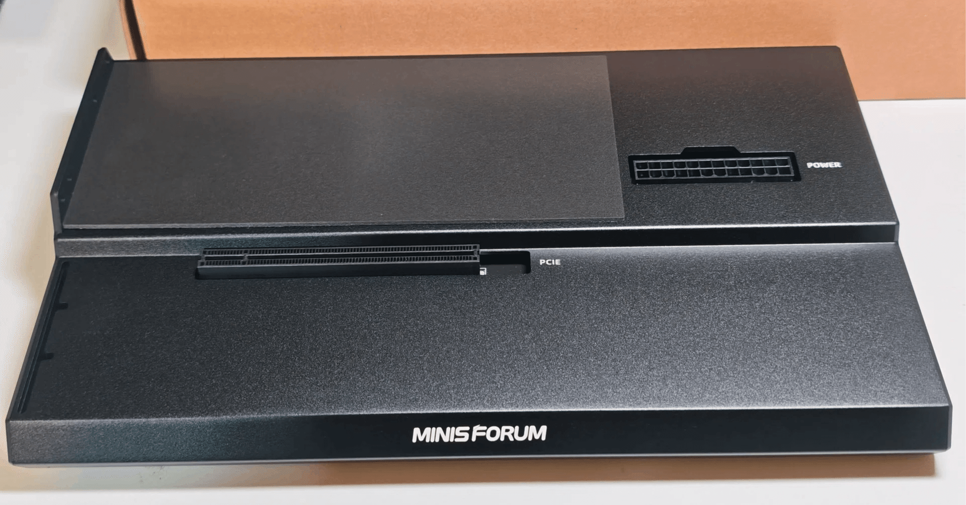 Minisforum DEG1 + 玄人志向 550W 電源 Minisforum DEG1を買う、DEG2の電源サイズ相性など｜重藤 六