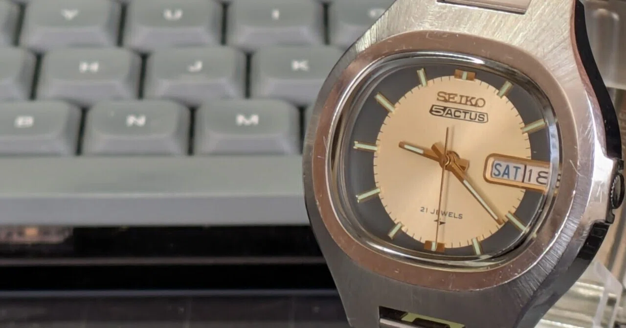 No.452 | Seiko | 7019-5010 | 裏蓋死ぬほどカタい時計｜とある猫好き