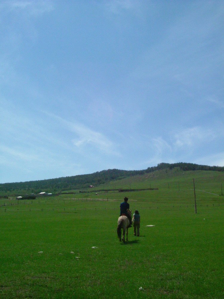 モンゴルときいてまず思い浮かぶのは、「大草原・馬」でしょうか。モンゴルにも四季はあるのですか？と時々質問をうけます。モンゴルの四季まとめてみました。ほぼ同じ場所から撮っているので、移り変わりがわかりやすいと思います♪