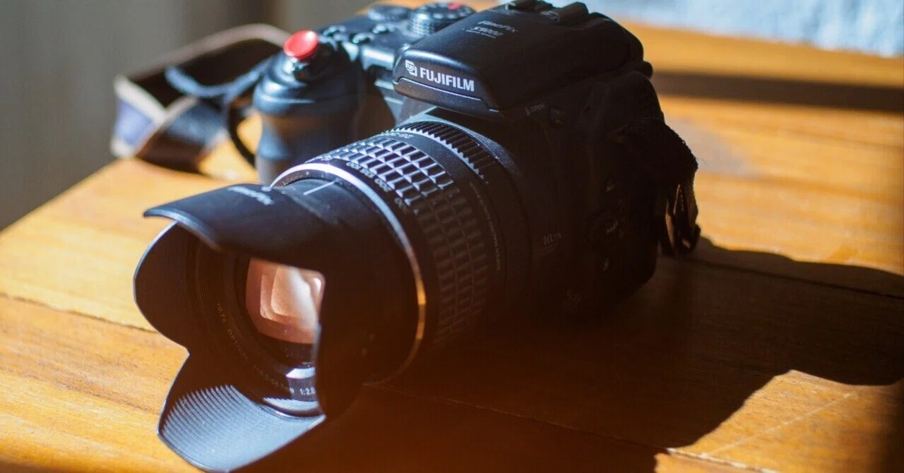 デジタルカメラ FinePix S9000 FUJIFILM FinePix S9000｜キョウスケ