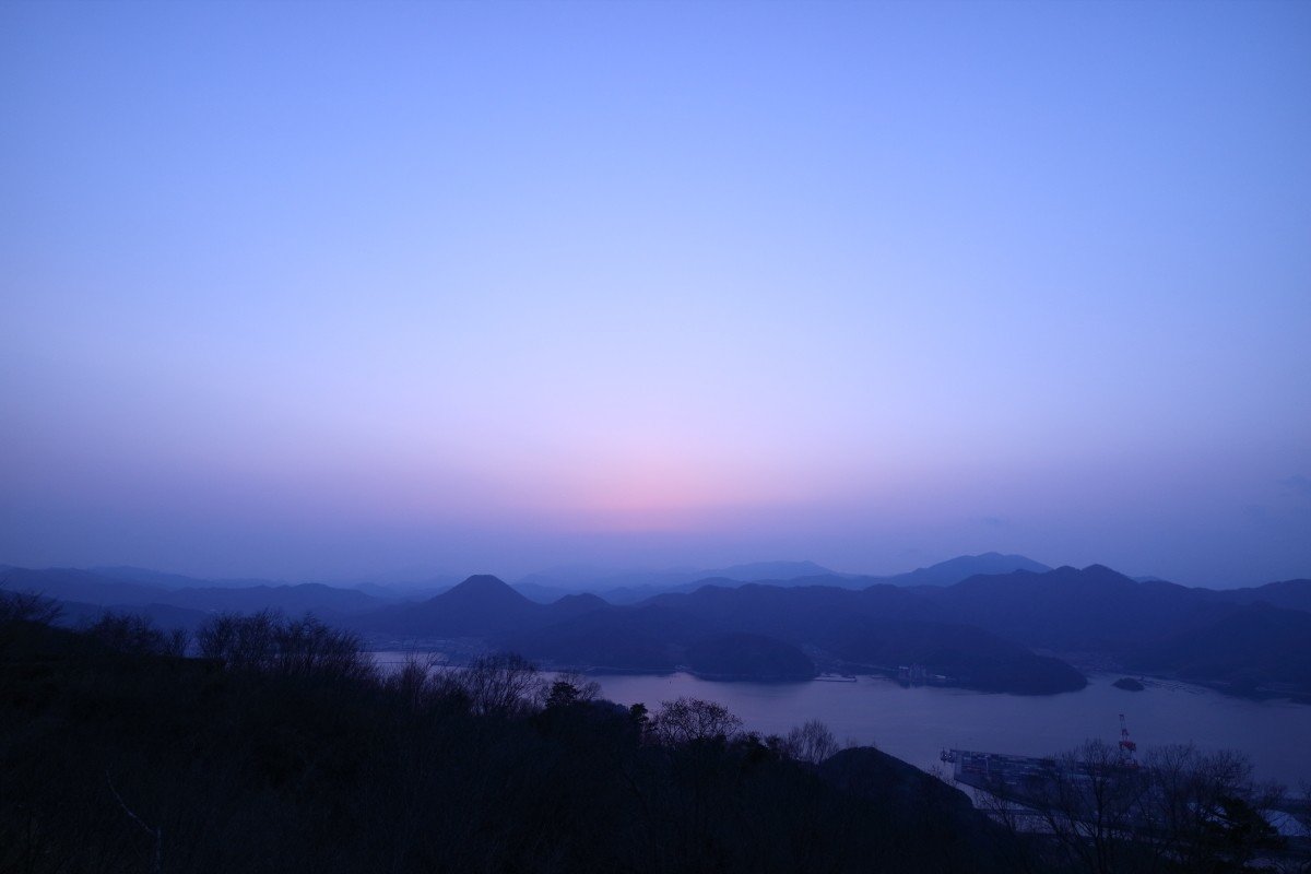 一日の終わりと夜の始まりの間の色 Windcall Note