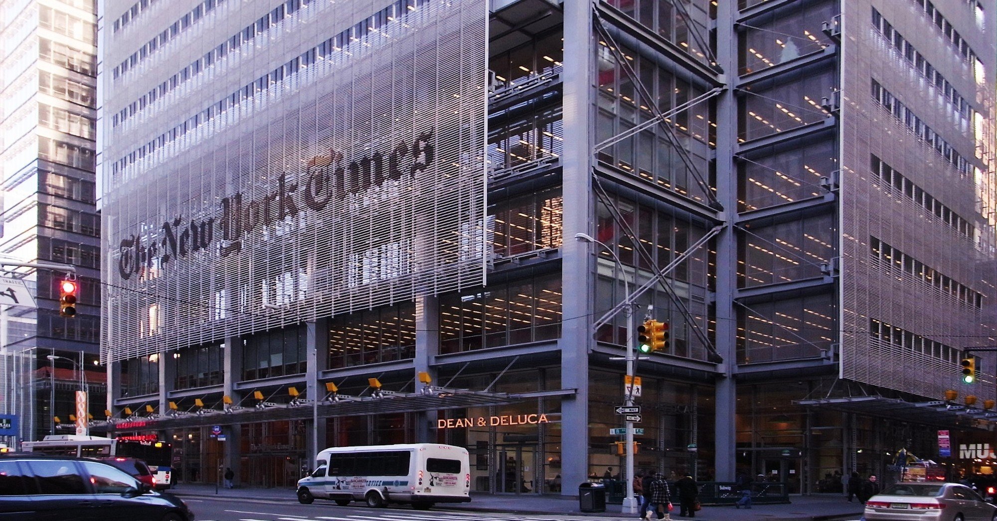 繊細な超高層 ニューヨークタイムズビル（建築物語13)｜ぱなおとぱなこ