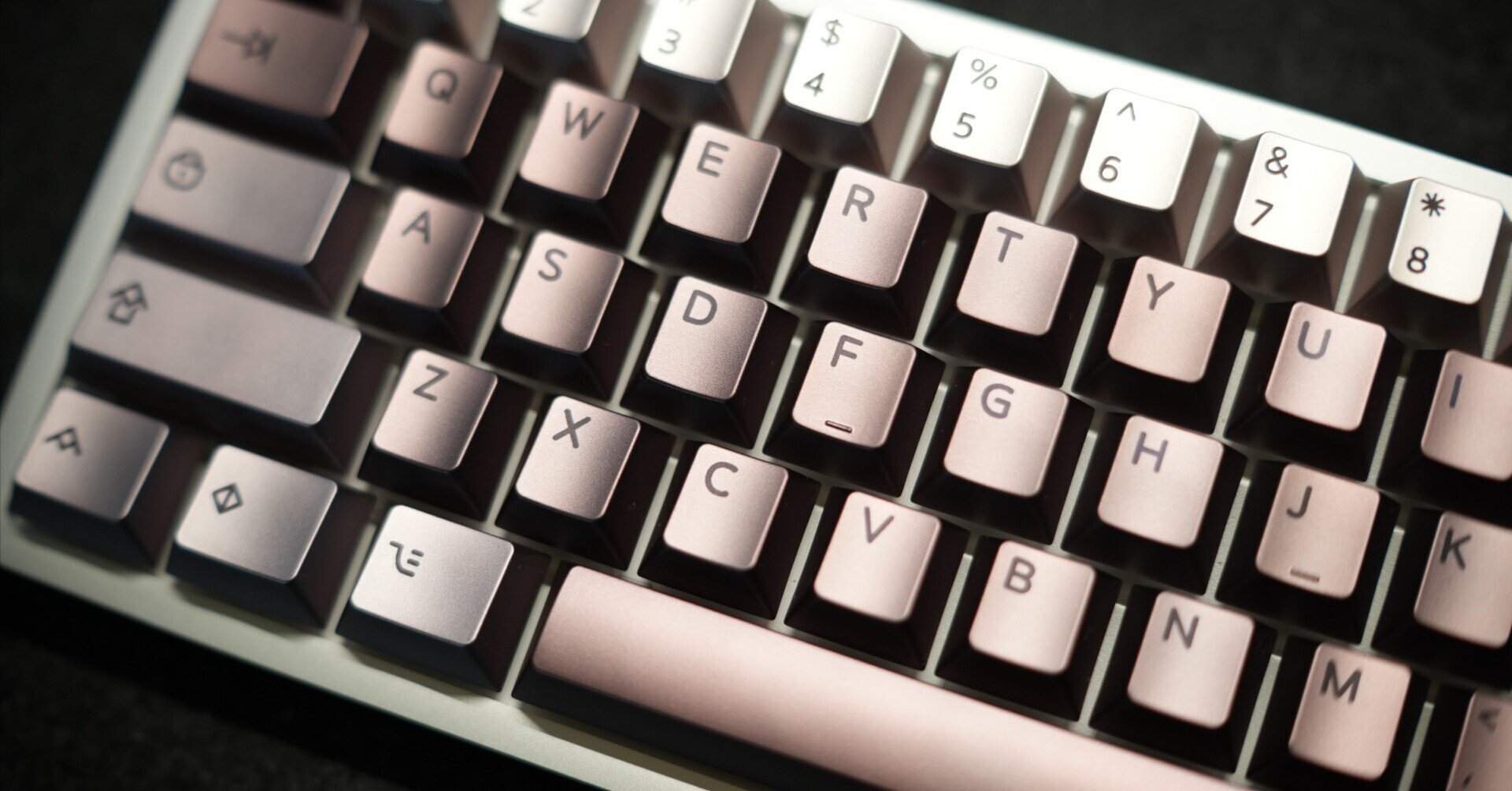 キーボードを質感で遊ぶ②【Lofree Flow2】｜鳴海シロウ