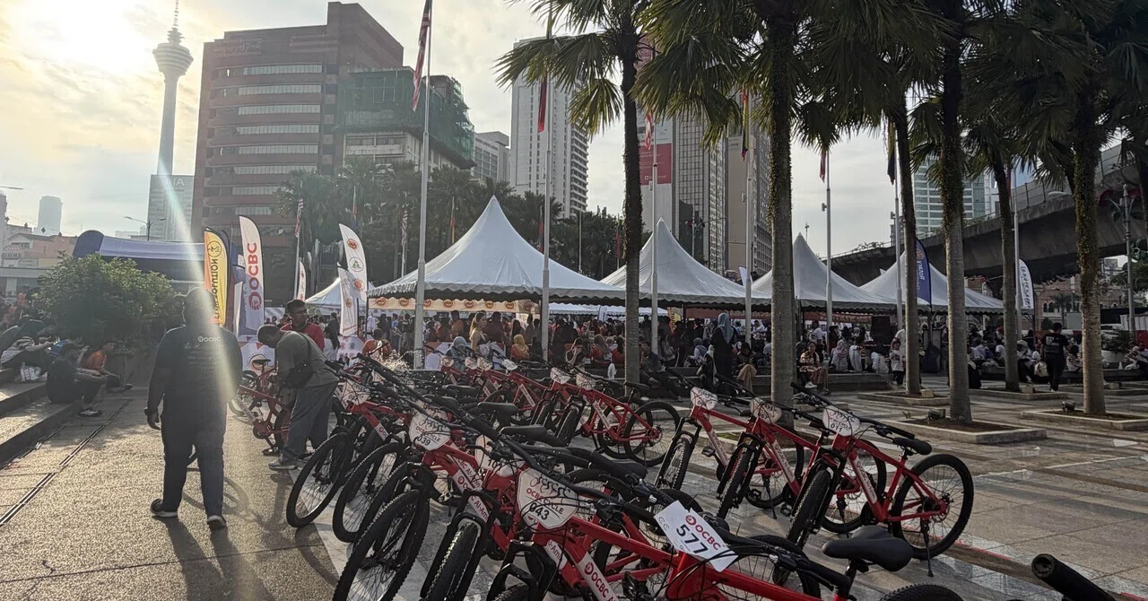 KL中心部をチャリで爆走！ KL Car Free Morning、自転車を借りて走って 