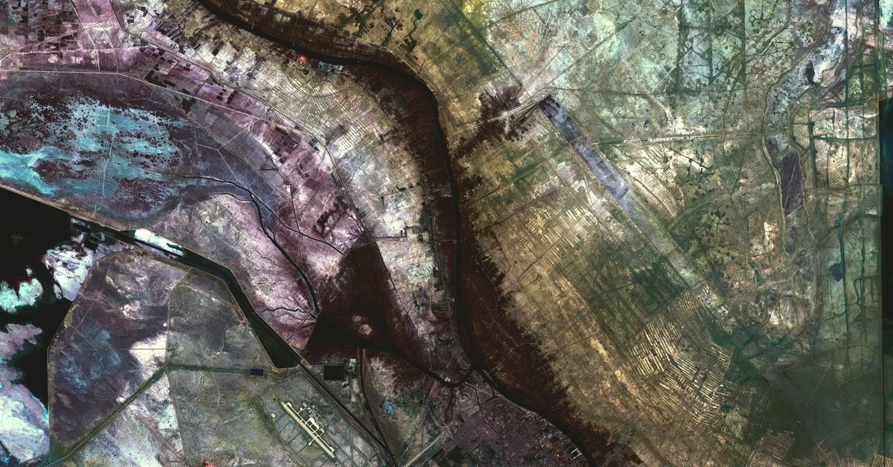 Kaggle: Dstl Satellite Imagery Feature Detection 2｜Maxwell