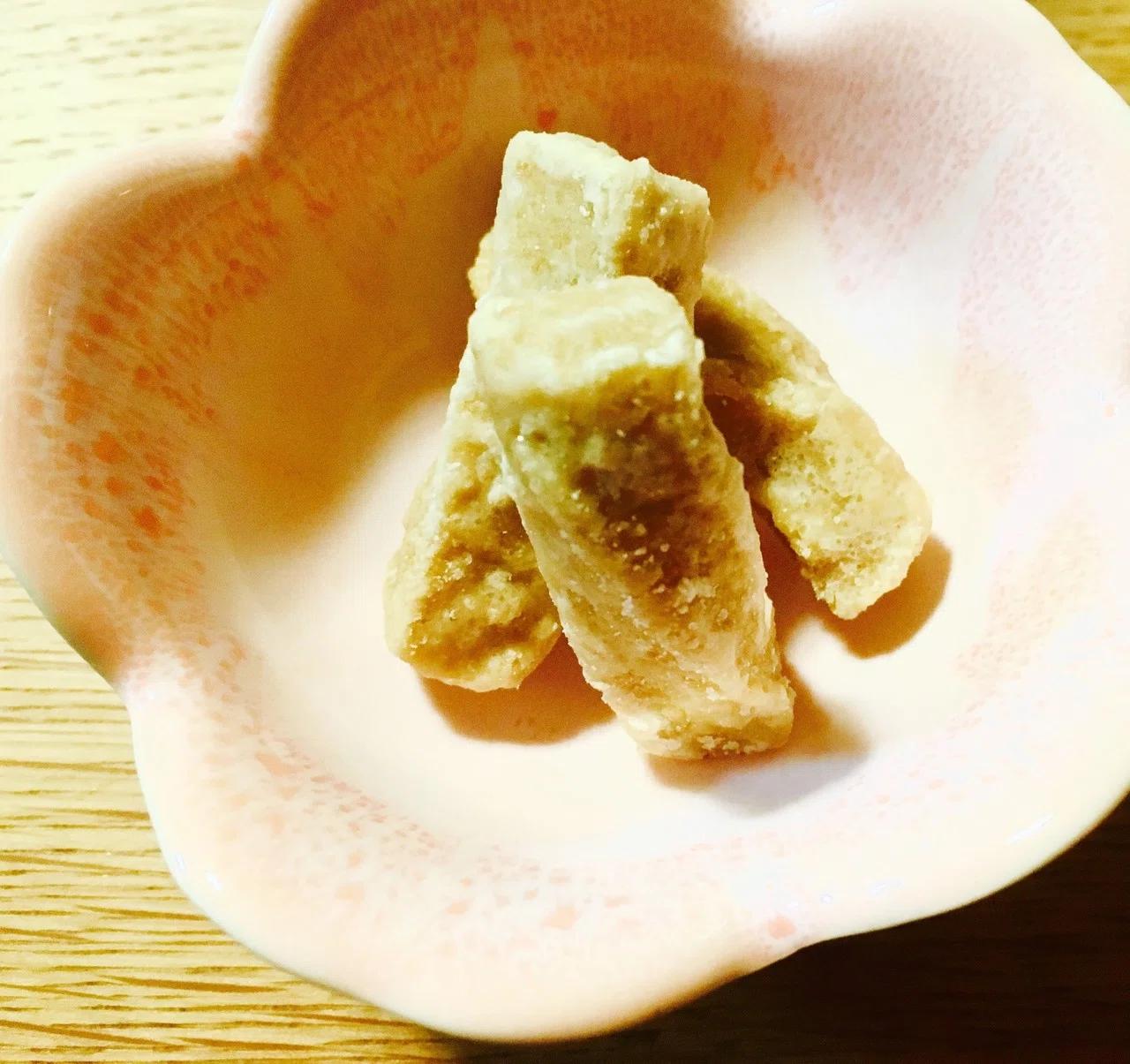 年末くらいからハマってる「きなこねじり」とかいうお菓子♪ すはまだんご、好きなんです。 食べ物の制限はされてないけど薬で食欲低下はあるし ...