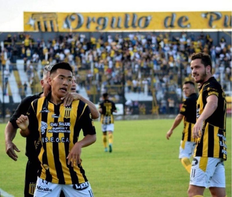 アルゼンチンでプロになった男の熱い魂 サッカー大国での 夢 伊達 和輝 Kazuki Date Note