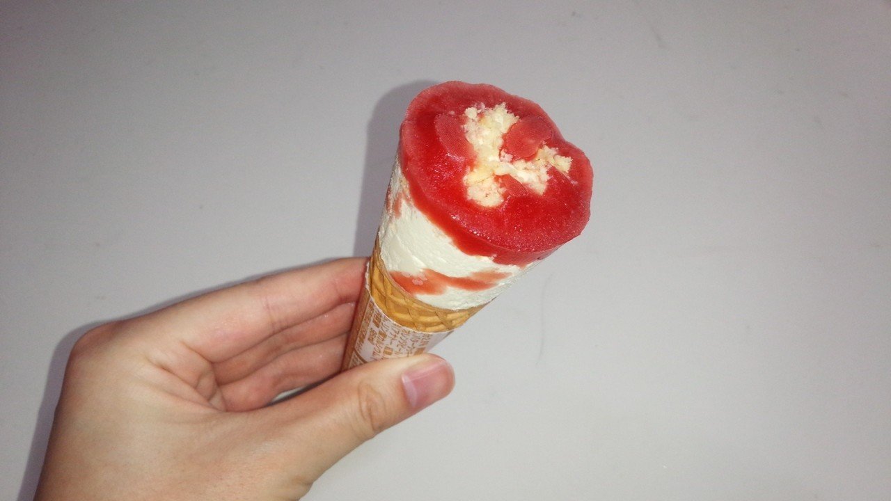 自販機アイス】「たっぷり苺のフルーツタルト」～17アイス～｜Yamato