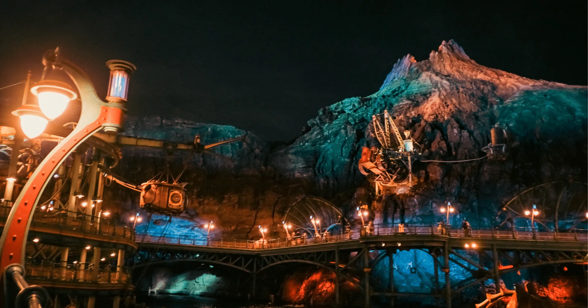 東京ディズニーシーの火山タンブラー｜sabi・▴・