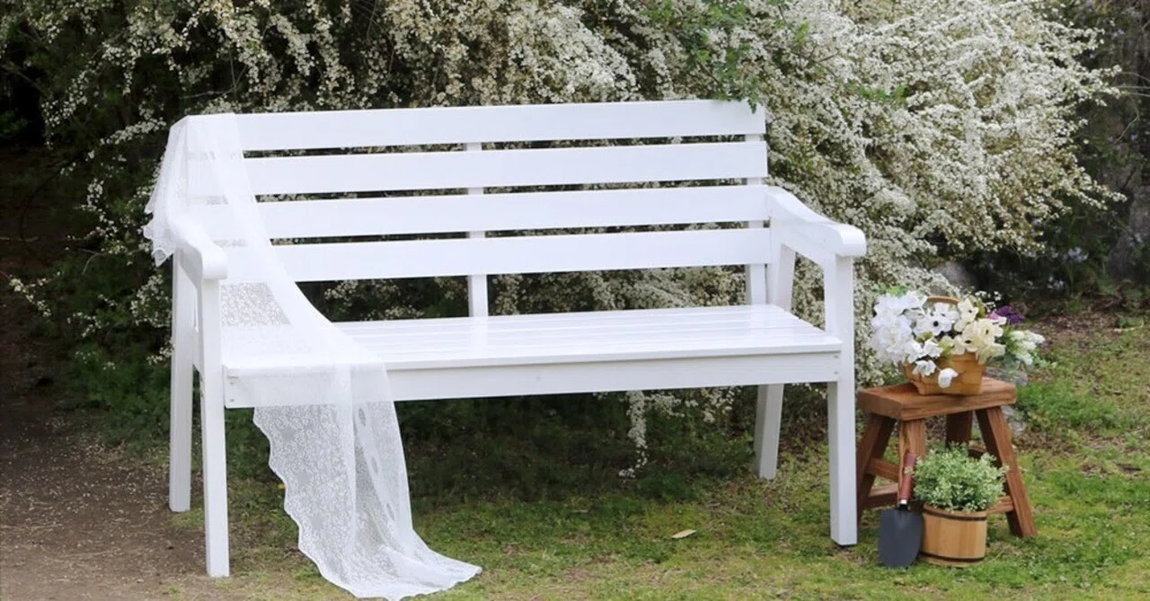Turn your garden into a cafe-like prime spot. Luxurious time spent