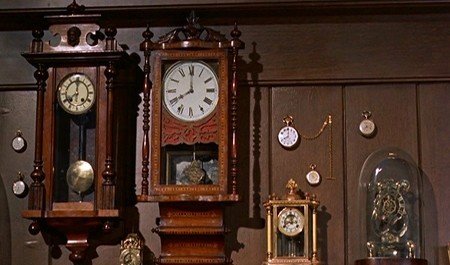 THETIME MACHINE タイムマシーン　映画　時計　８時　man tle clocks