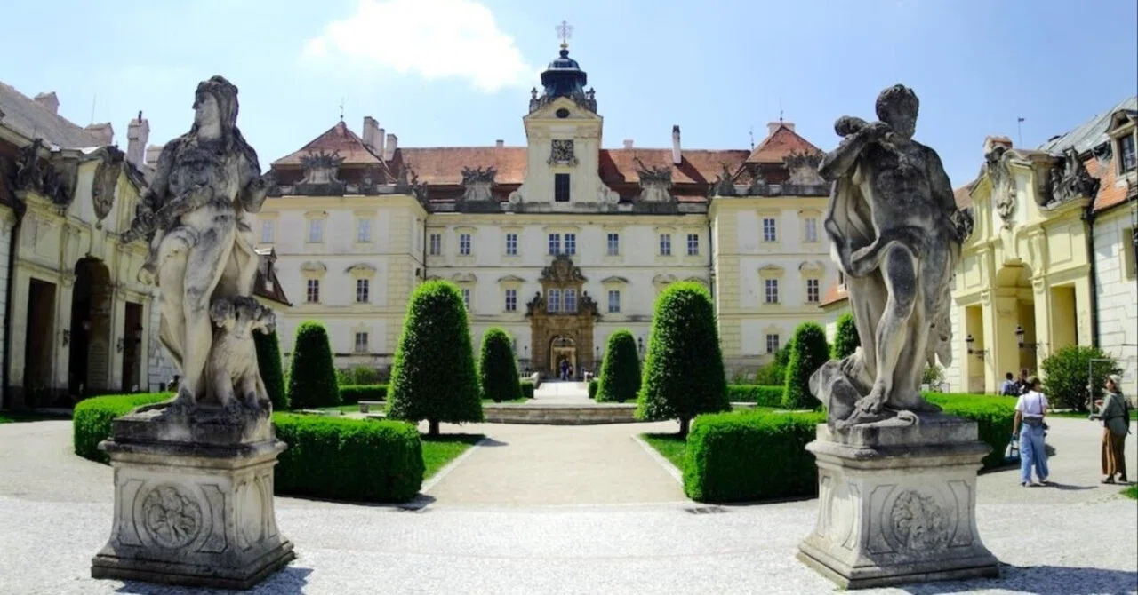Comparing 6 Recommended eSIMs for Europe Travel: From Budget-Friendly ...