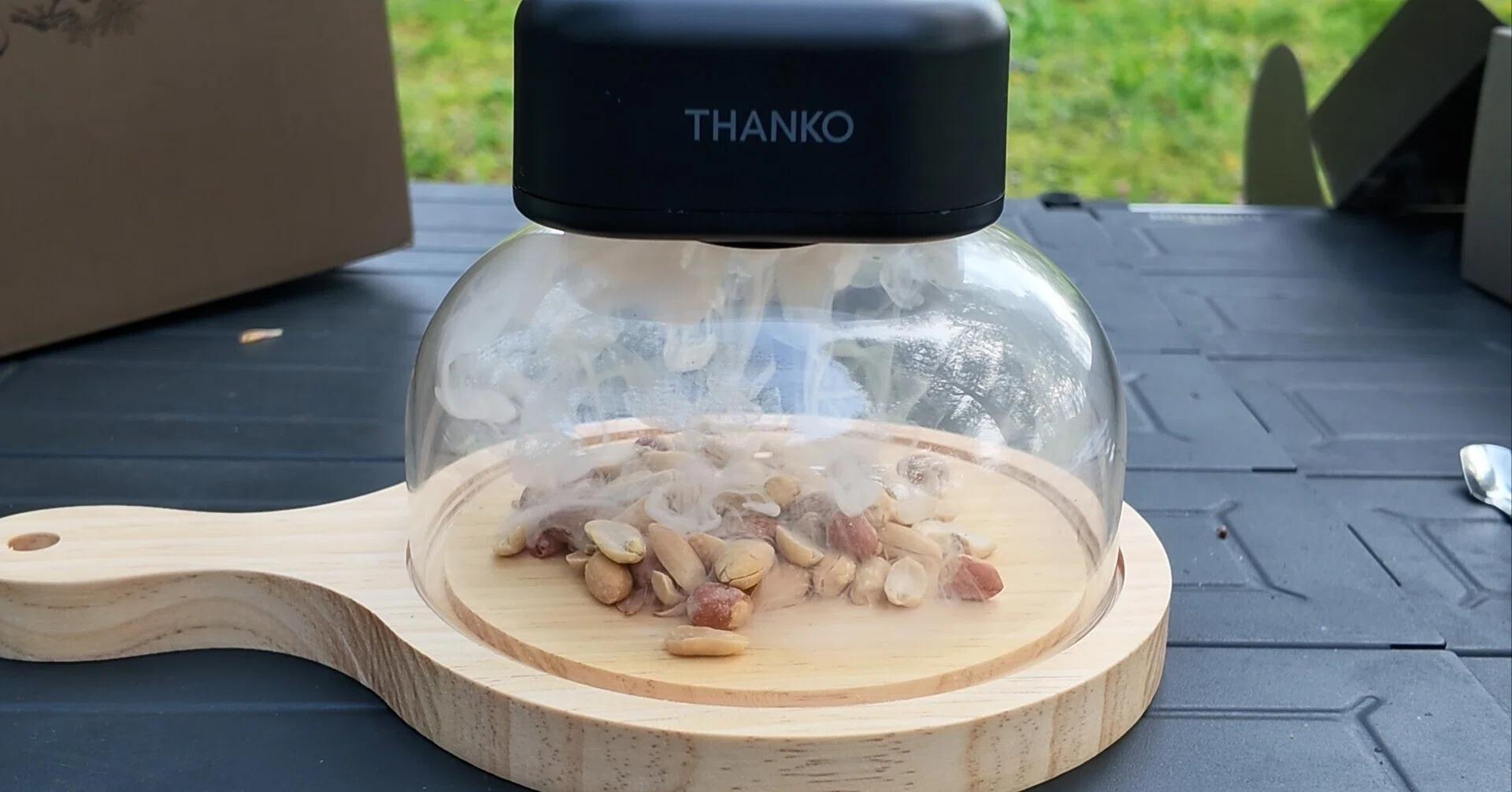 ゆるゆるアウトドア♪】意外な食材が美味しかった！火を使わずに燻製を