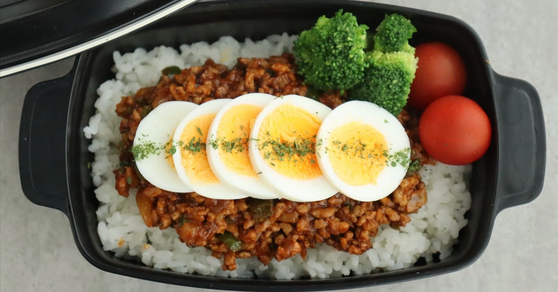 ドライカレー弁当とワレチノ｜山本リコピン / 料理研究家