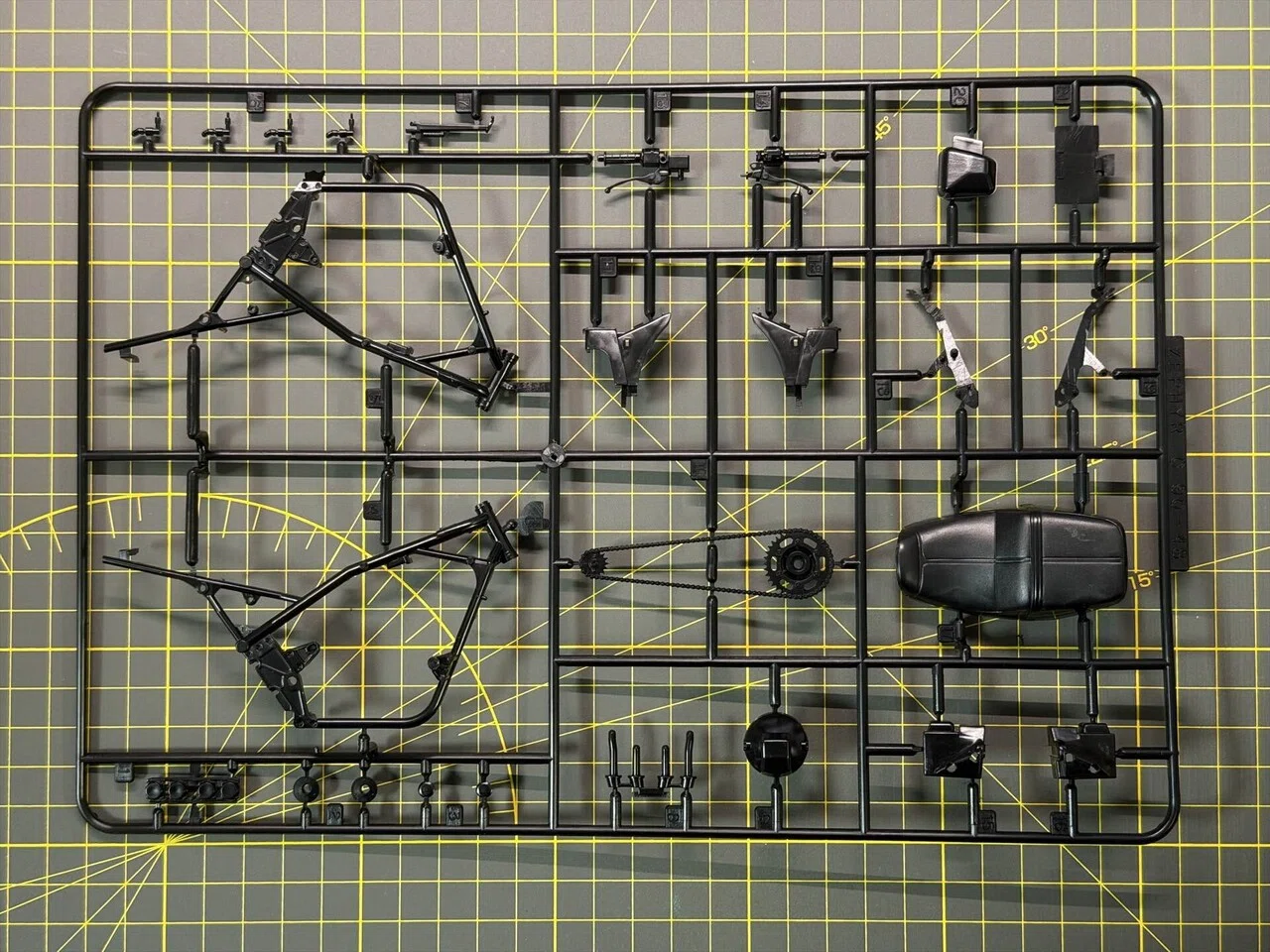Full Hand-Painted Finish | I Tried Building a Motorcycle Model Kit