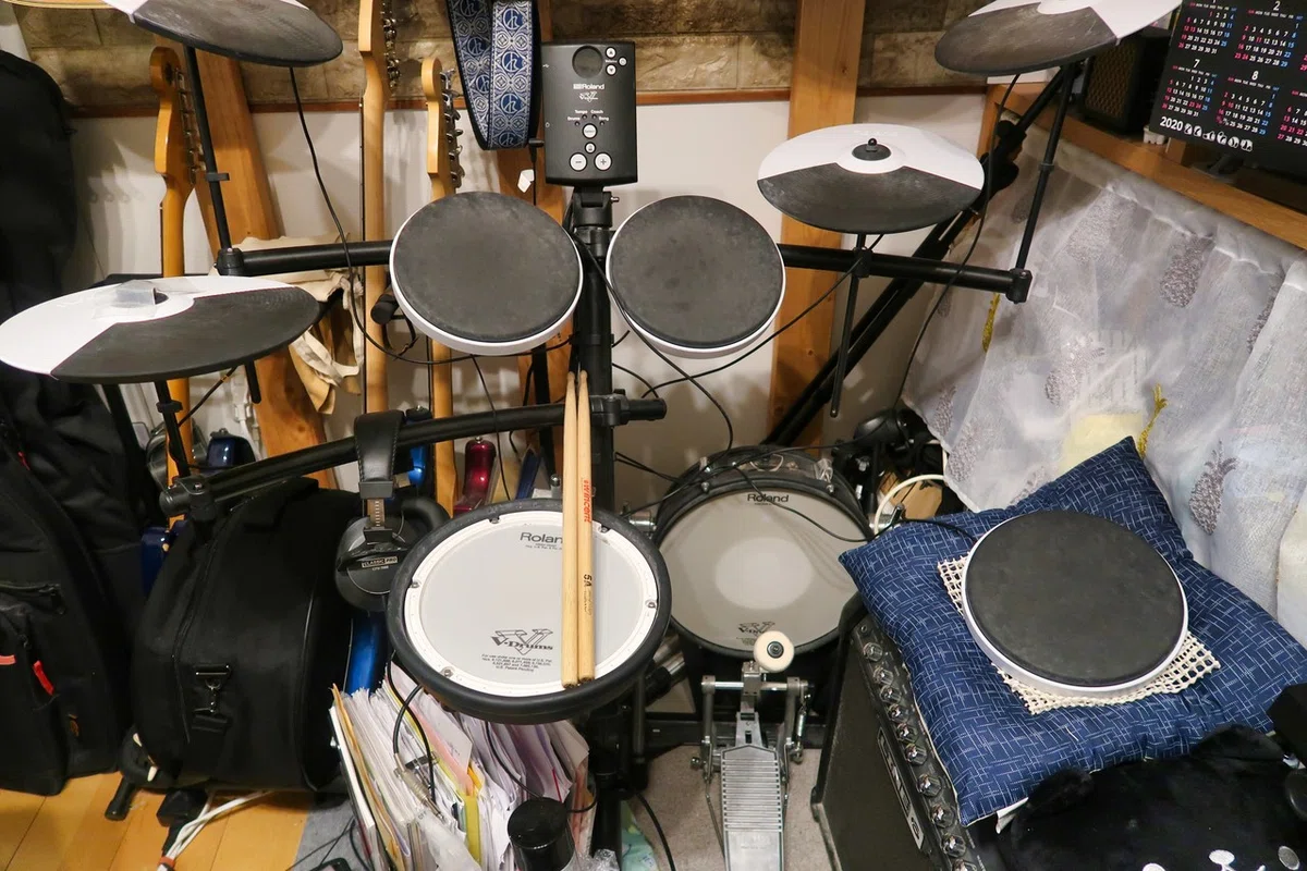 ROLAND セール TD-1KV 電子ドラム 3ペダル 4シンバル 仕様 Roland 電子 