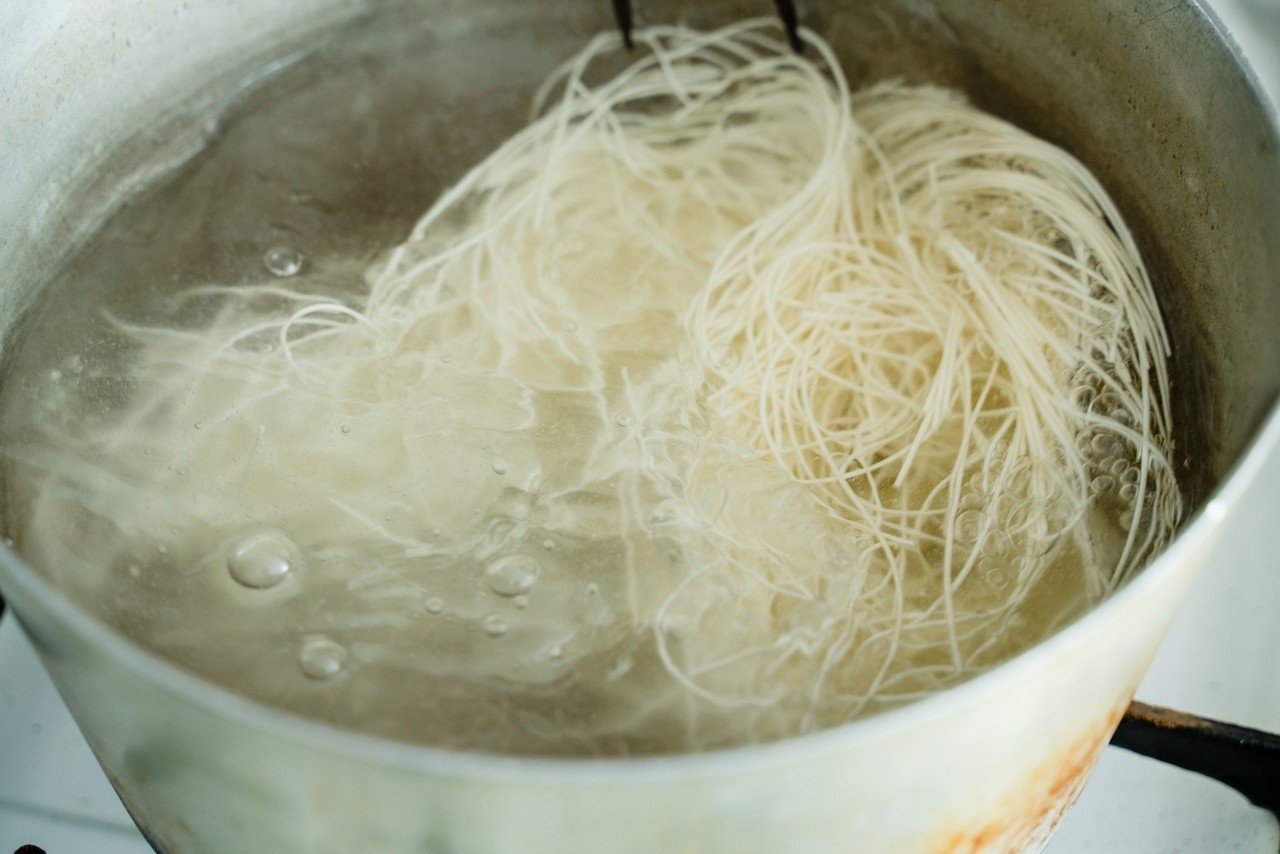 夏まで待てない トマトバジルの柚子こしょう素麺 Reizoko Ni Almonde 冷蔵庫にあるもんで Note 夏まで待てない トマトバジルの柚子こしょう素麺 Reizoko Ni Almonde 冷蔵庫にあるもんで Note