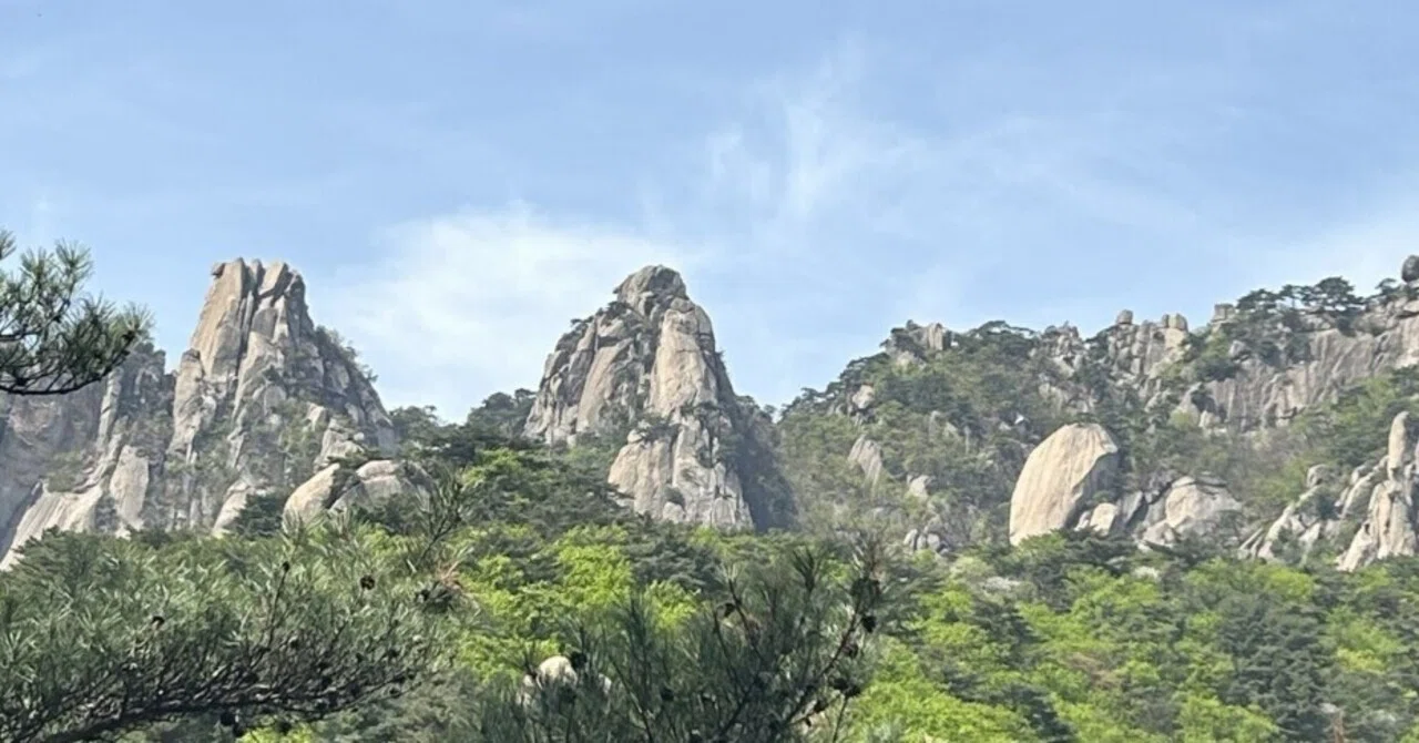 韓国ソウルでトレッキング?! スリル満点の岩山登り｜フレッド@リタイア