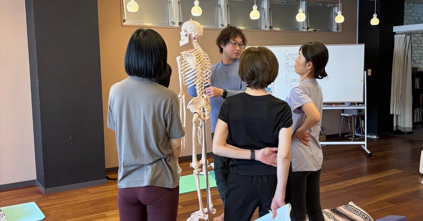 身体の構造について学んでいる様子
