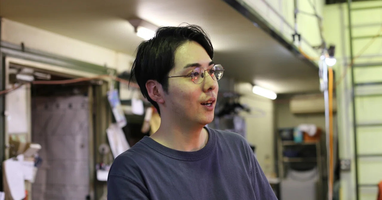 少年の頃に見つめた水底を、大人になったいま描き出す。作家・高橋尚吾