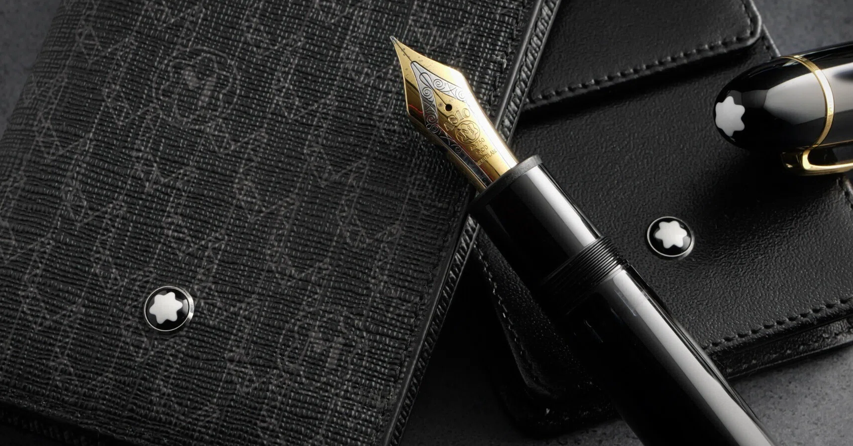 虚栄心を満たす設計か？ - Montblanc NightFlight Signature Card