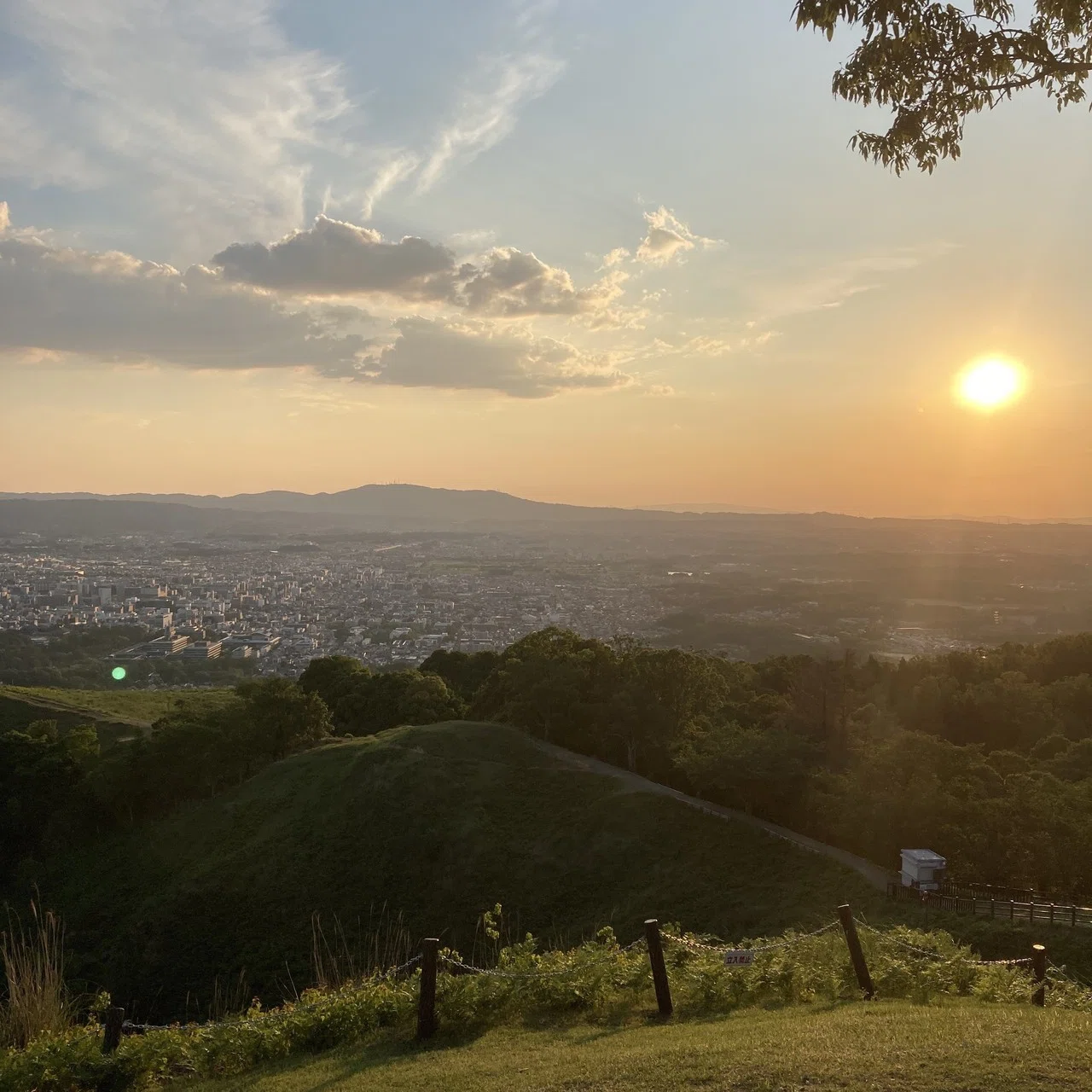 奈良の若草山の夕陽｜忠内香織