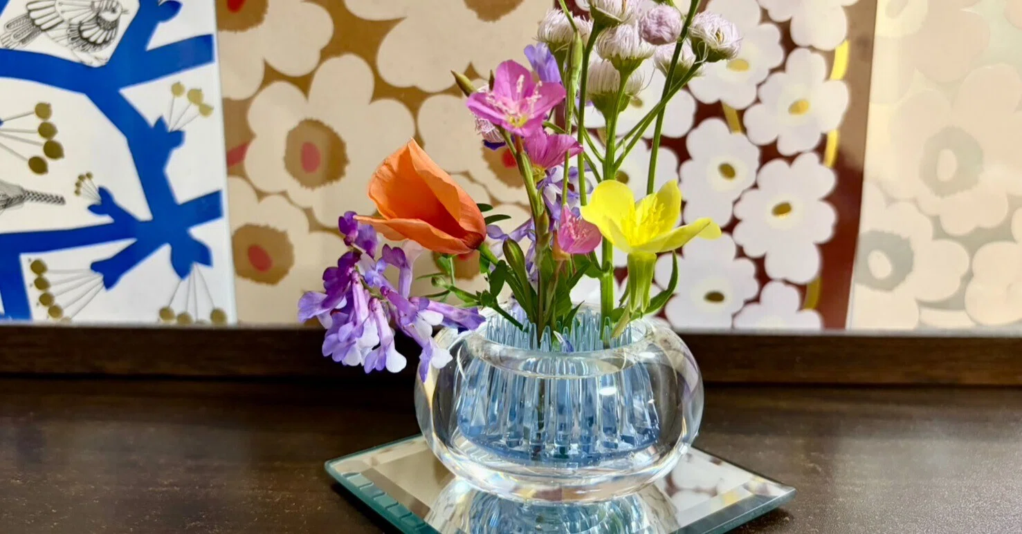 ひねくれ花瓶 最近買ってよかったもの・お花でQOLを爆上げ｜ひねくれ