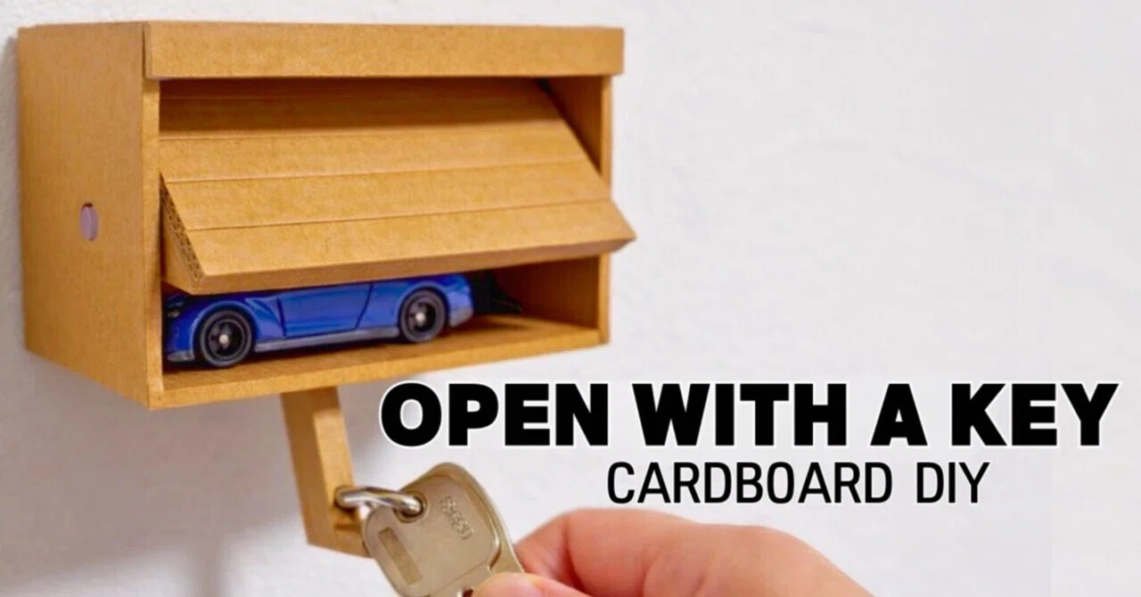 Lock it and the door opens! A cardboard garage-style key holder｜ひっと。の工作 ...
