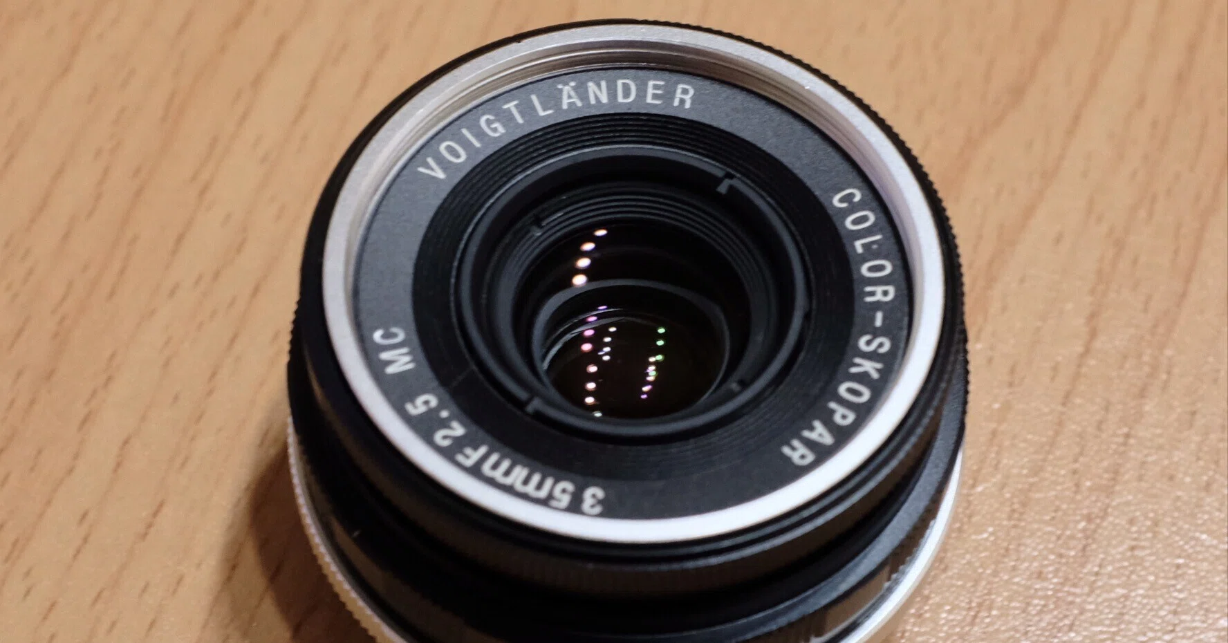 安くていまだに評価の高いVoigtlander COLOR-SKOPAR 35mm f2.5。｜xaymaca