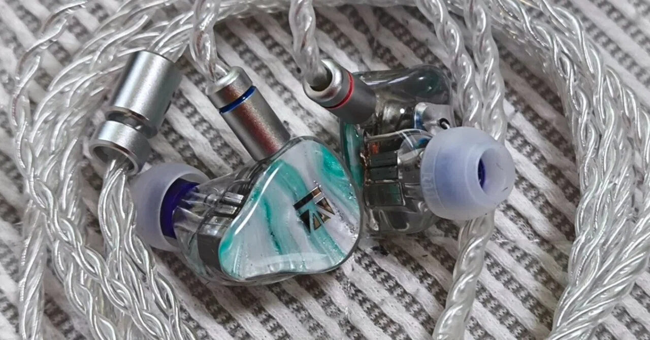KBEAR KB08 Mirage 実機レビュー：1DD+1BA+2MPDのハイブリッドの新境地