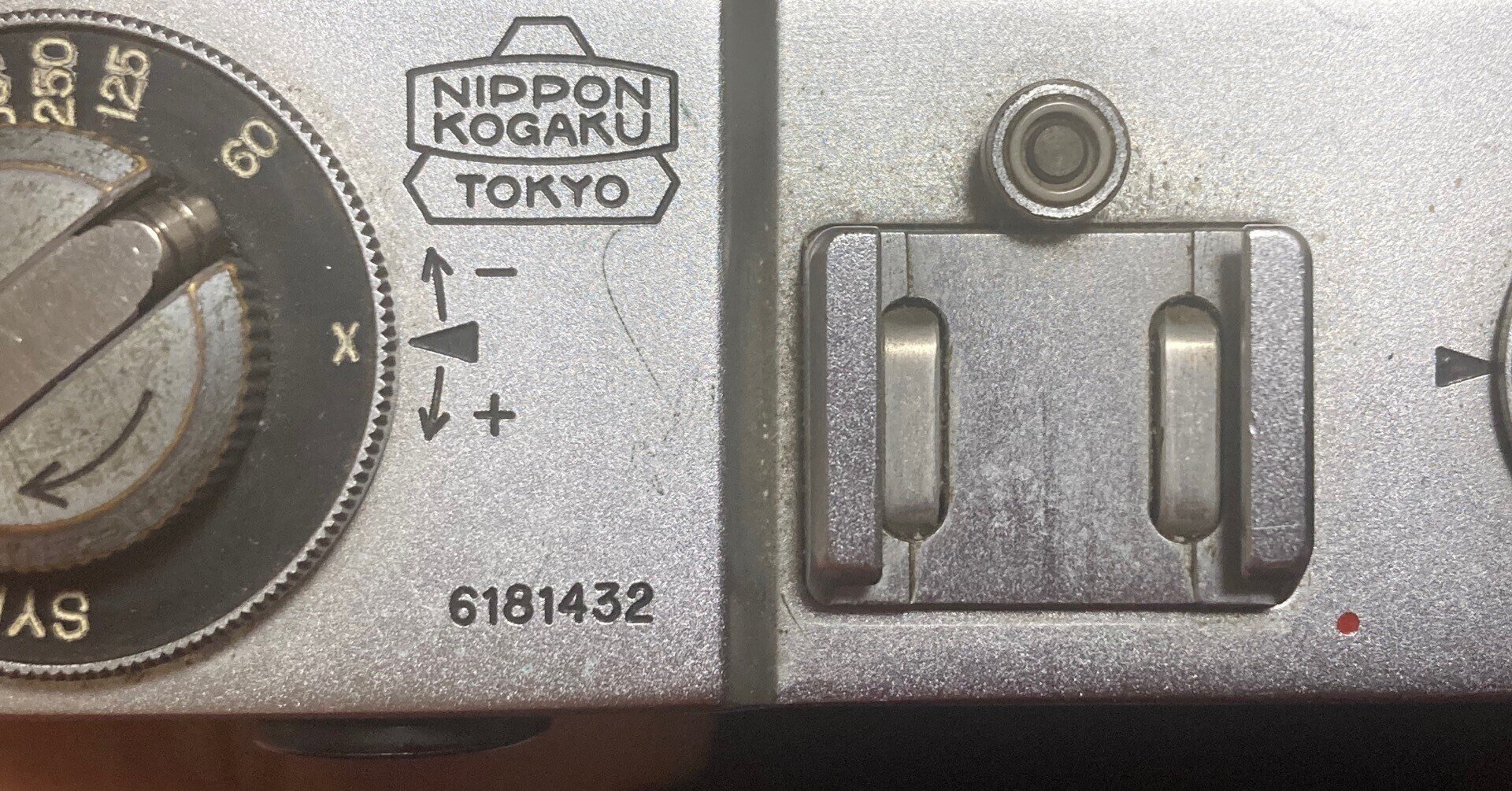 Nikon F 富士山マーク ニコンの富士山マークが付いているのが本物のニコンです｜tanakachotoku