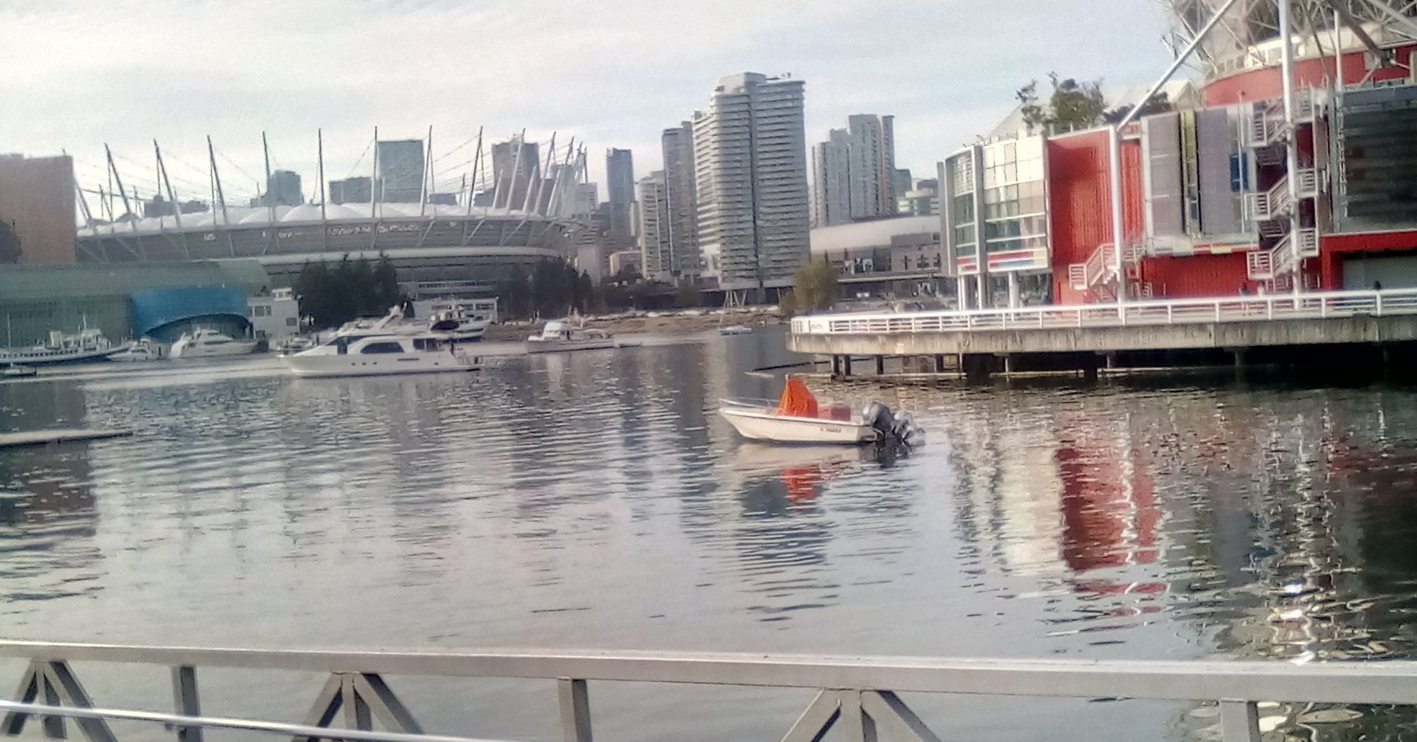 私たちの町は その湖の東にある を英語で 日常会話にも役立つ基本英作文 第3回 ハッシー 英語 投資 楽しく学びましょ Note 私たちの町は その湖の東にある を英語で 日常会話にも役立つ基本英作文 第3回 ハッシー 英語 投資 楽しく学びましょ Note