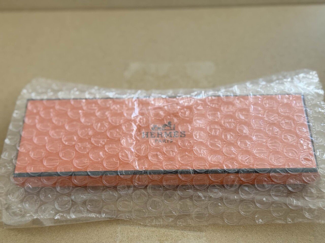 エルメスのかんざしを買った。「ビジネスかんざし」の最終回答だった