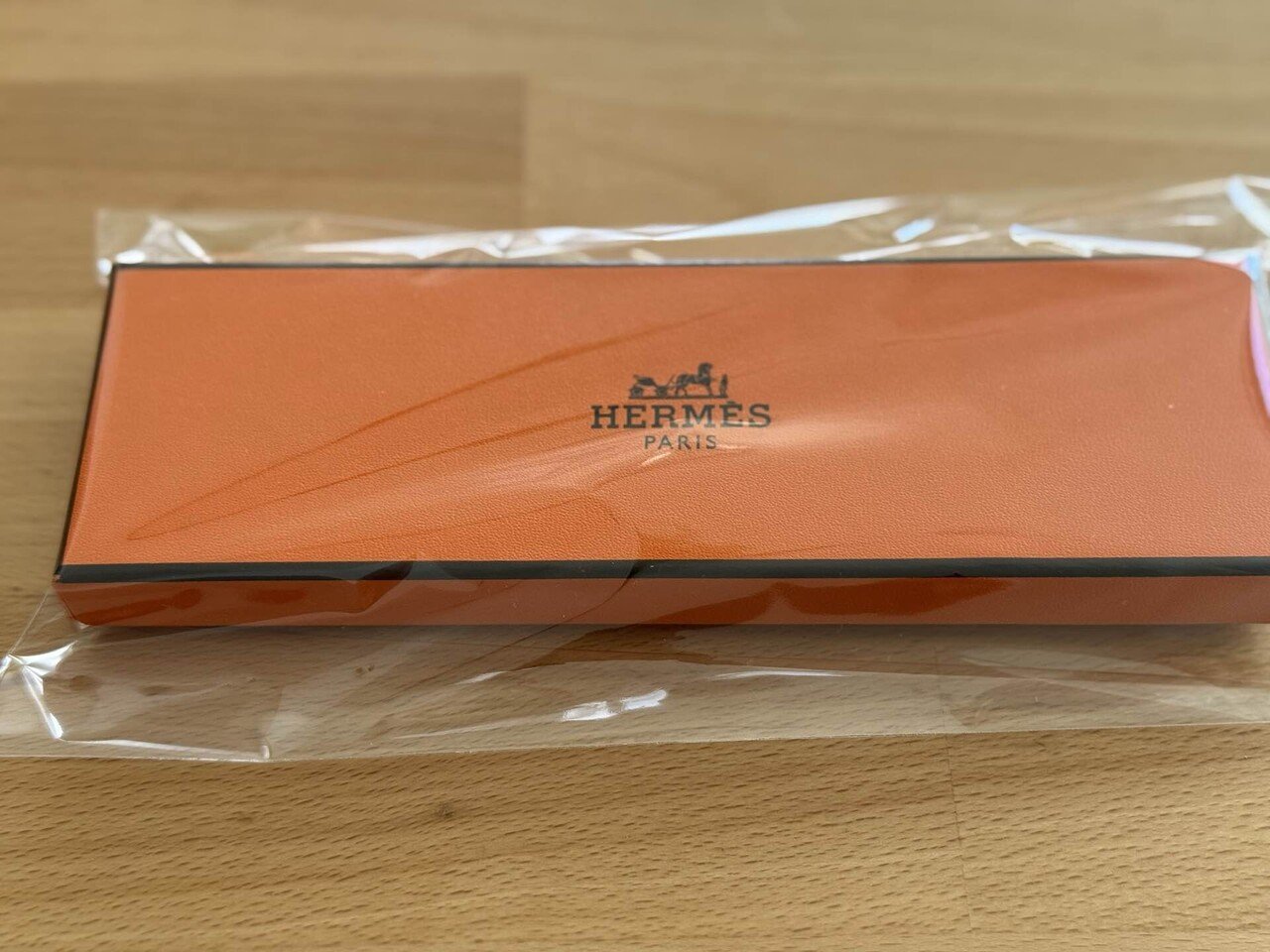 エルメスのかんざしを買った。「ビジネスかんざし」の最終回答だった