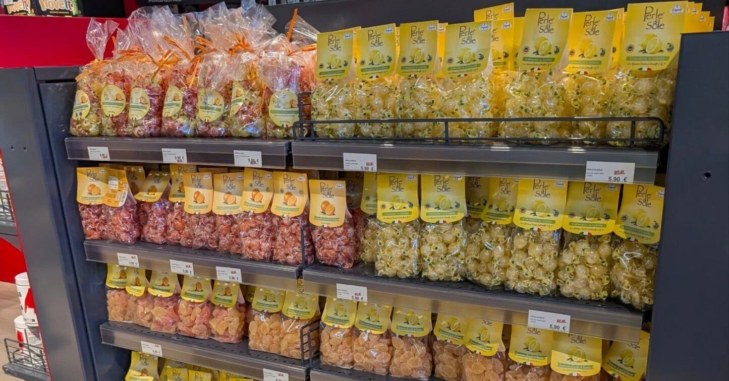 イタリア旅行】おすすめイタリア土産、ジョジョラー視点｜ろびあ