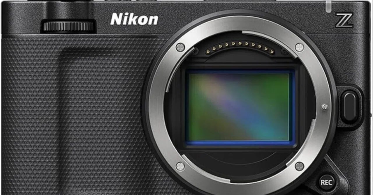 Nikonからフルサイズ単焦点コンデジが登場！？富士フイルムX100Ⅵや