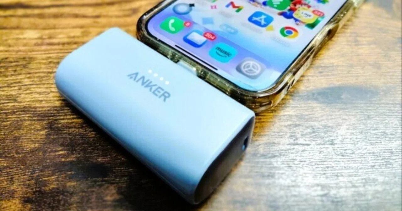 スマホに直挿し充電可能なコンパクトモバイルバッテリー「Anker Nano