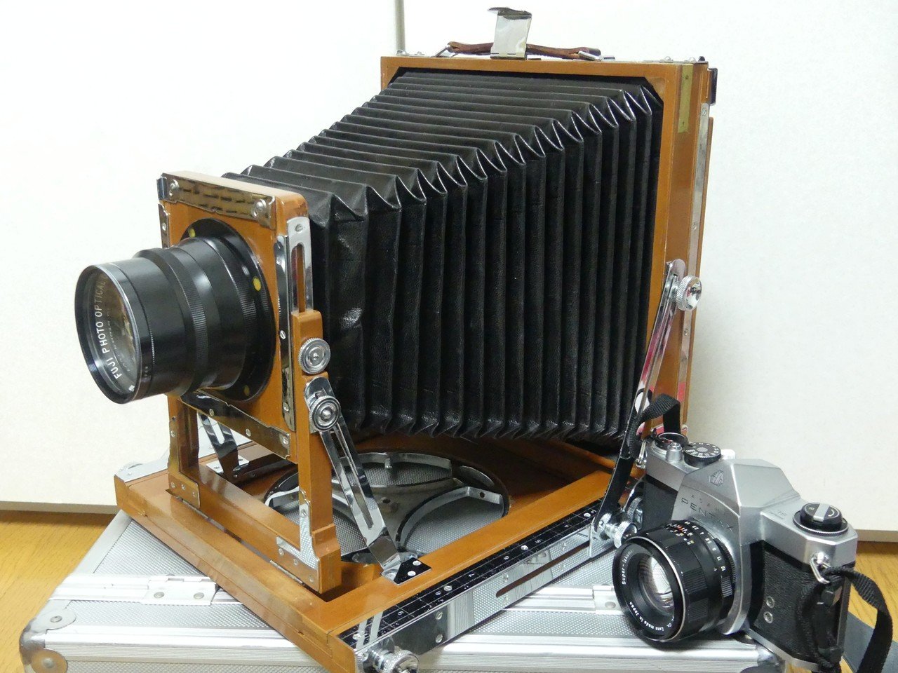 タチハラ8×10 大判カメラ、レンズ、フィルムホルダー5個セット タチハラ8×10 大判カメラ、レンズ、フィルムホルダー5個セット