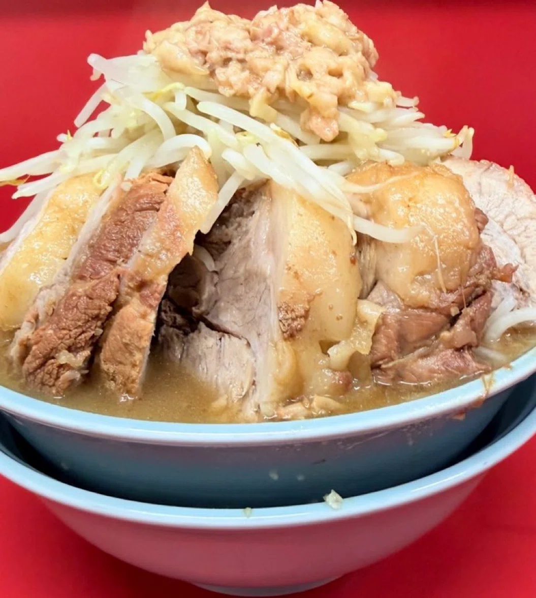 31ヶ月連続でラーメン二郎を毎月最低100杯以上ずつ喰った漢｜直系二郎