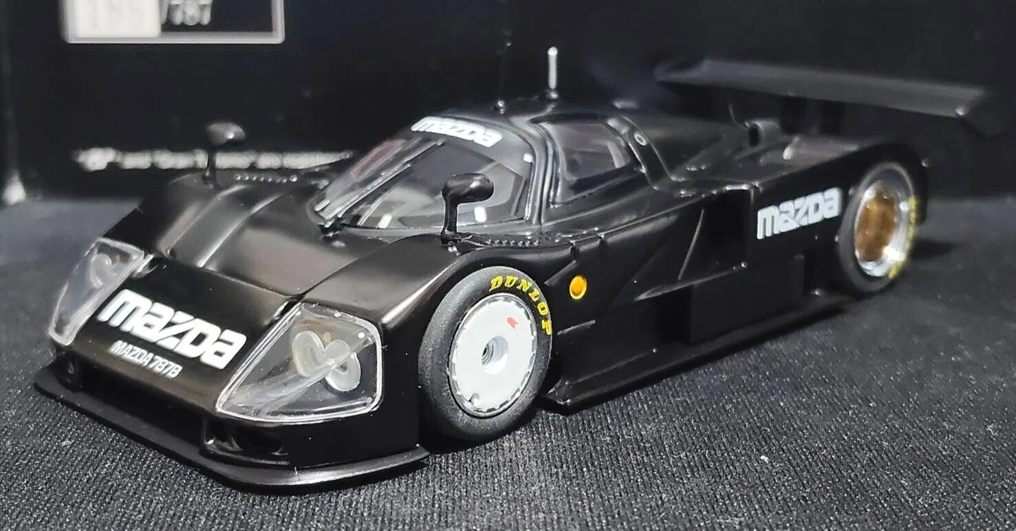 ミニカー MINICHAMPSAstonMartinDB9 Convertible2004 Minichamps 1/43 MAZDA 787B Concept by GRANTURISMO｜岡田衛