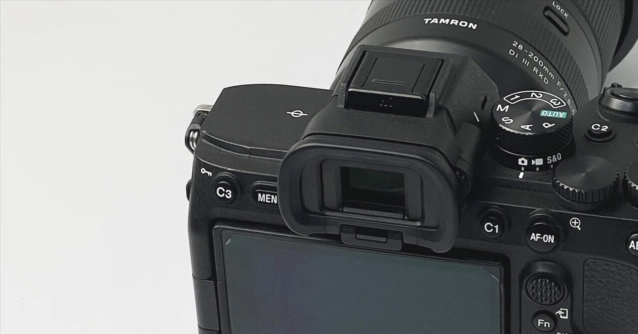 SONY α7IVのファインダーの画質がシャッターボタン半押しで劣化する