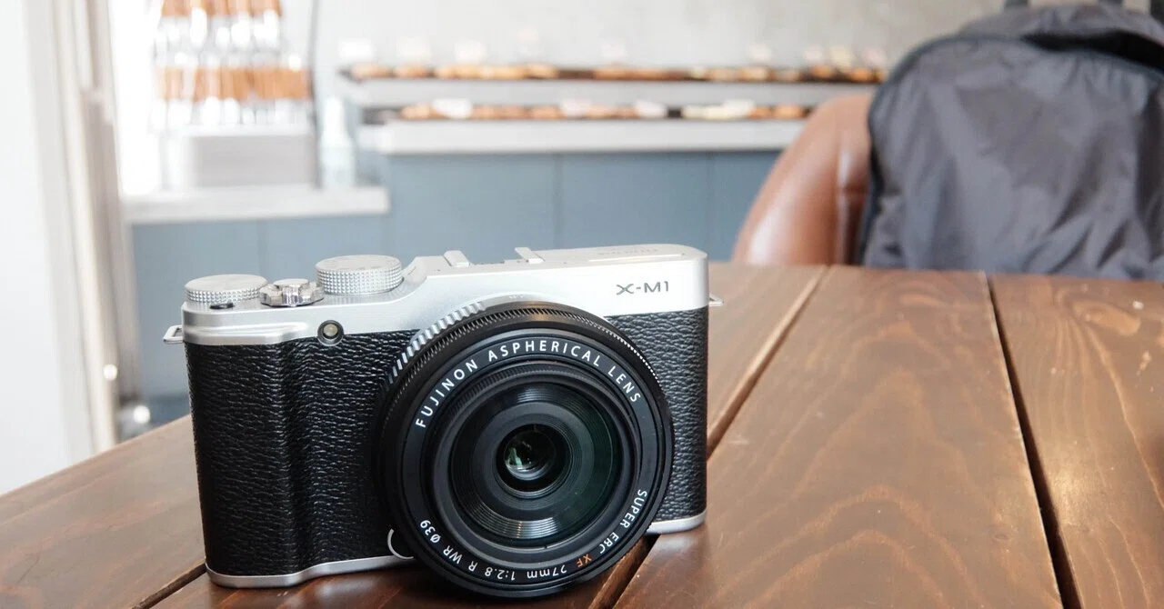 コンパクトで持ち出しやすいミラーレスカメラ Fujifilm X-M1