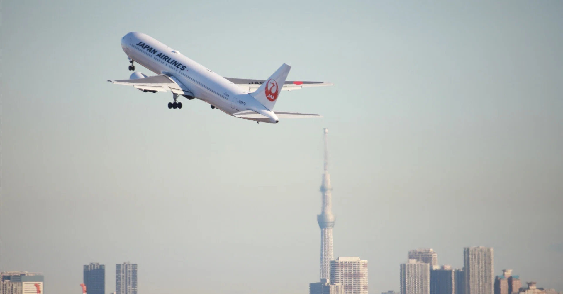 大幅値上げ！空の旅は高嶺の花に？知っておきたい「燃油サーチャージ