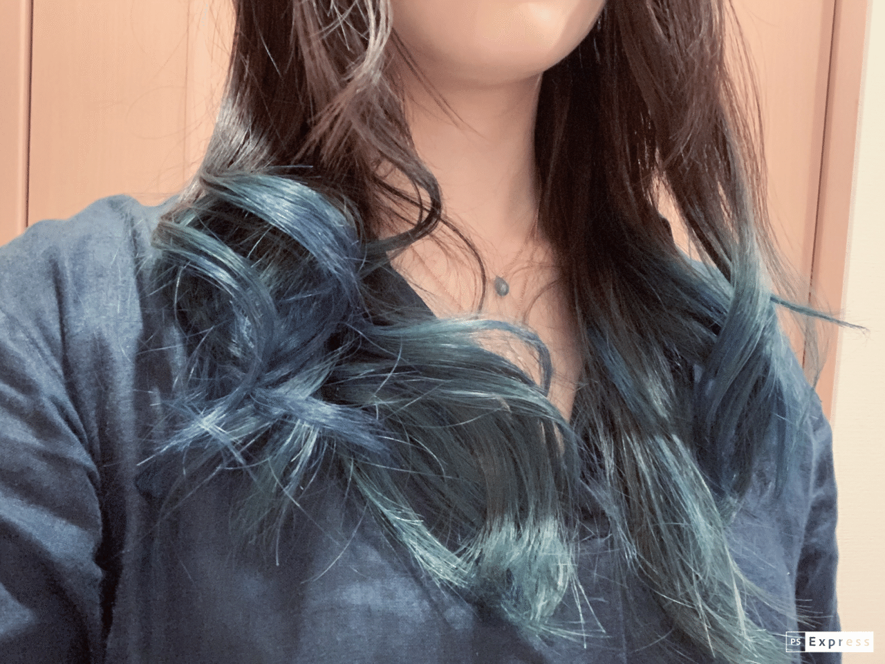 髪を青く染めた Nil Note