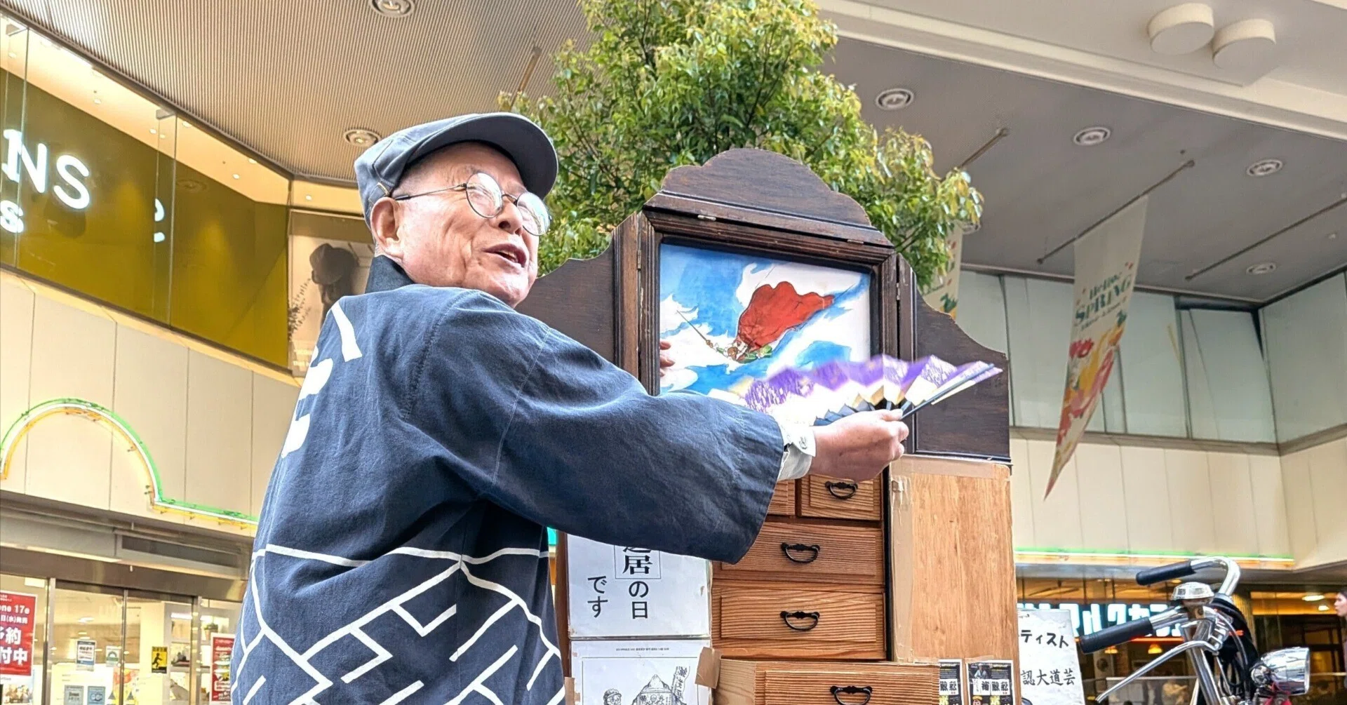 黄金バットの紙芝居（浅草）｜Jonathan's Journal（WEBメディア）