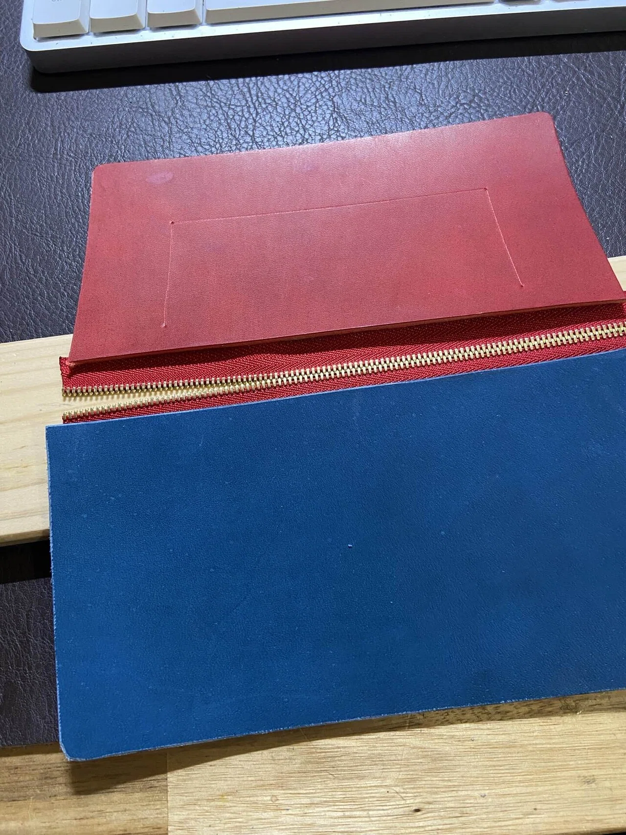 赤色144個 青色168個 同人即売会専用推し色財布を作ったら風水的に最強だったらしい｜noda